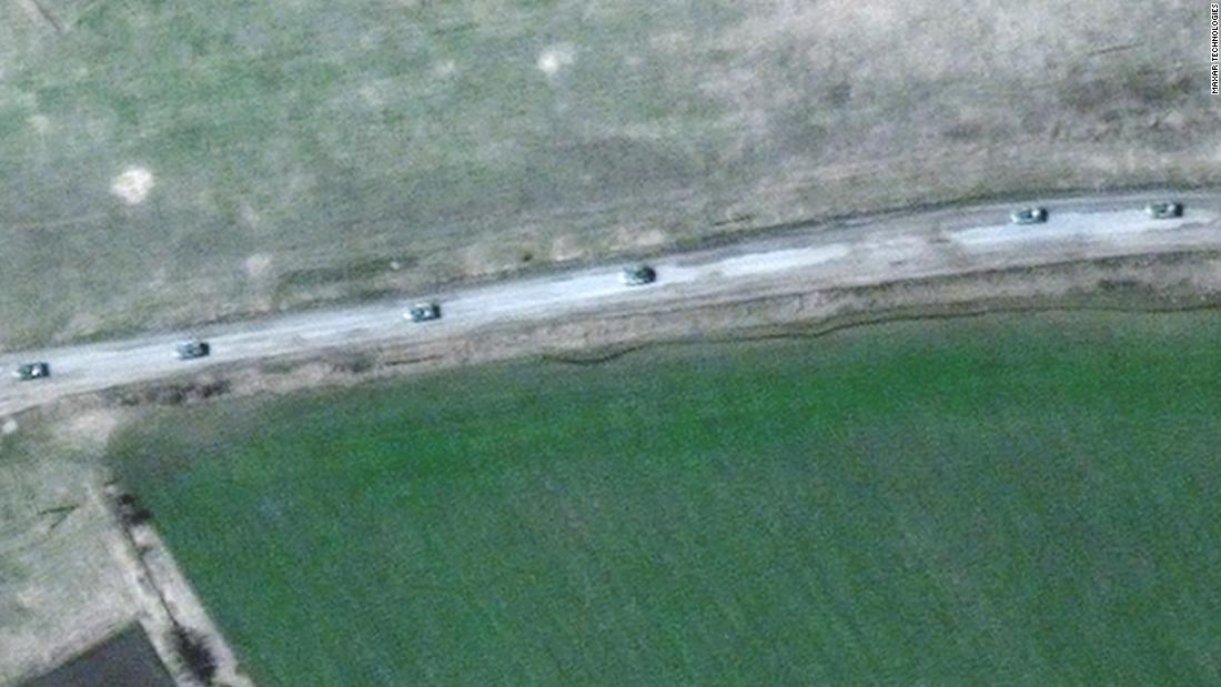 Watch: New satellite images of eight-mile Russian military convoy – CNN Video