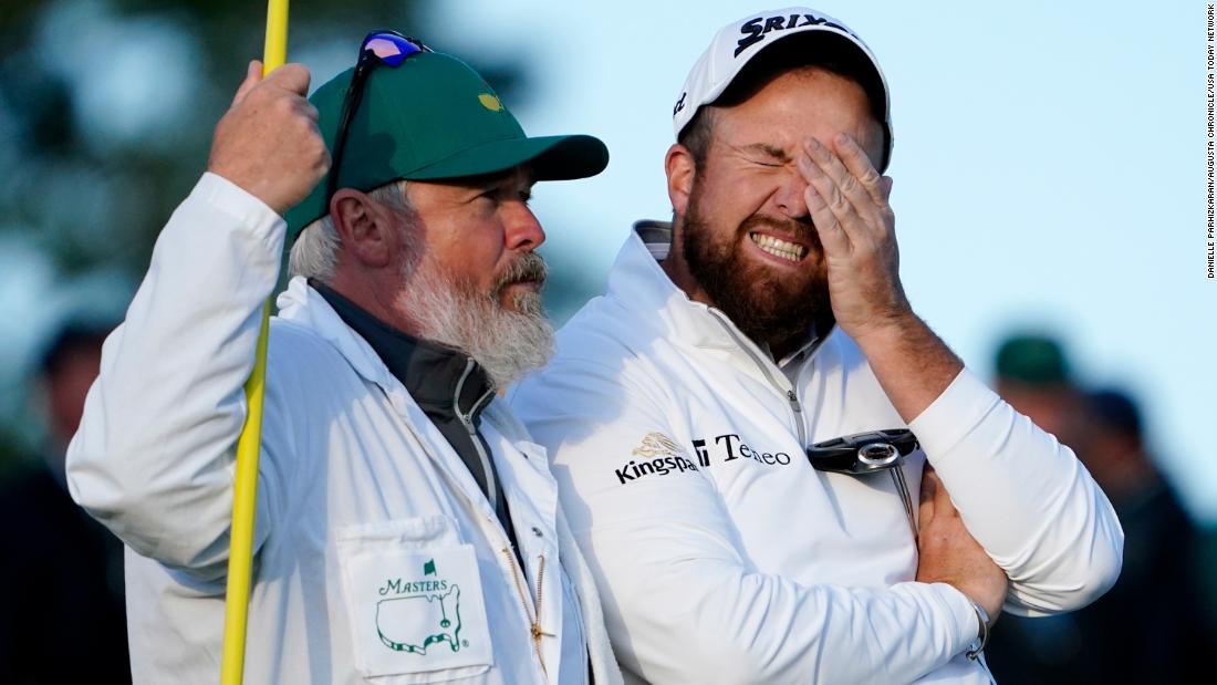 Shane Lowry reacts after missing a putt on the 18th hole on Saturday.