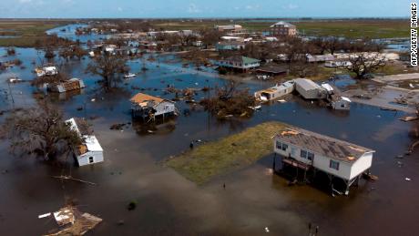 Wissenschaftler berichten, dass die Klimakrise zu vermehrten Niederschlägen in Hurrikanen führt