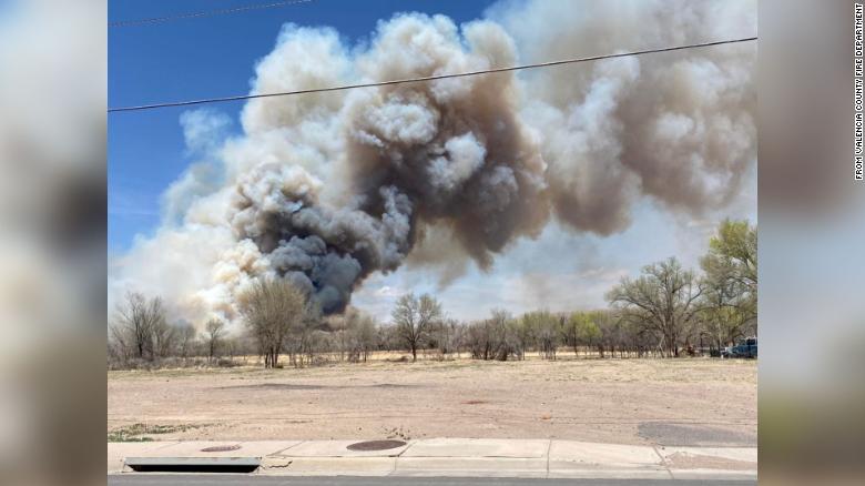 Fast-moving fire in New Mexico approximately 2 miles in length affecting ‘a few thousand’ residents