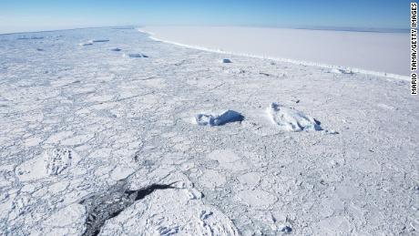 Powerful 'rivers in the sky'  could cause Antarctic Peninsula's biggest ice shelf to collapse
