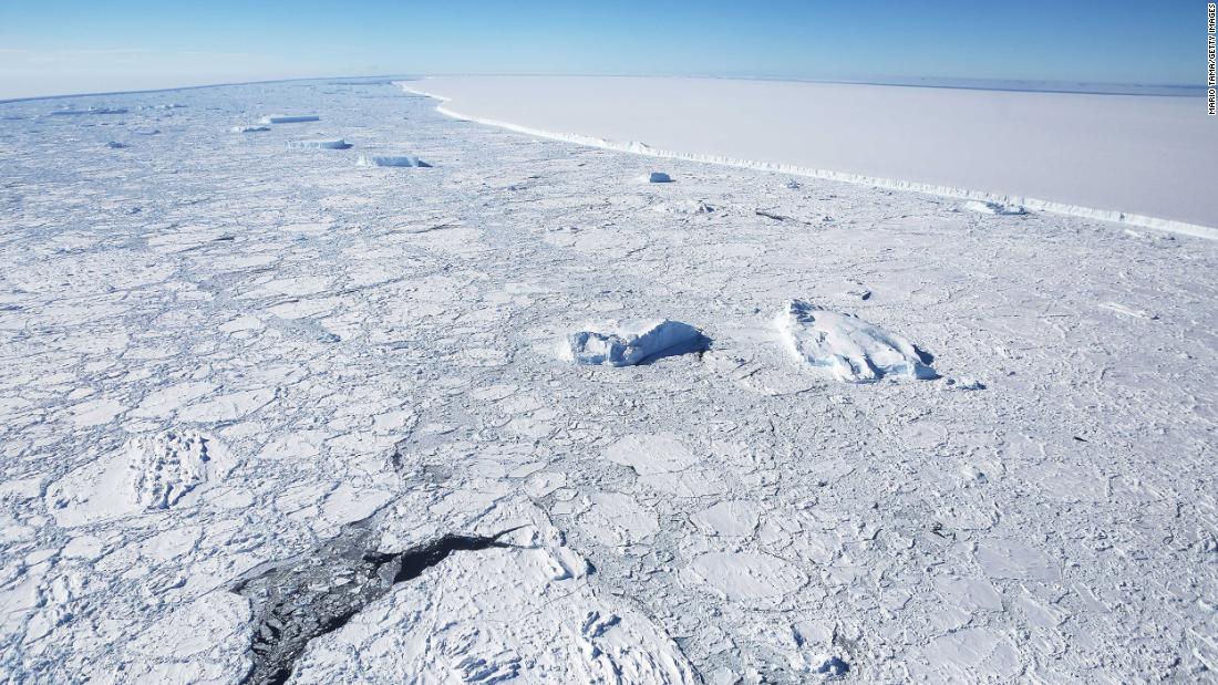 الجرف الجليدي في القطب الجنوبي Larsen C معرض لخطر الانهيار بسبب الأنهار في الغلاف الجوي