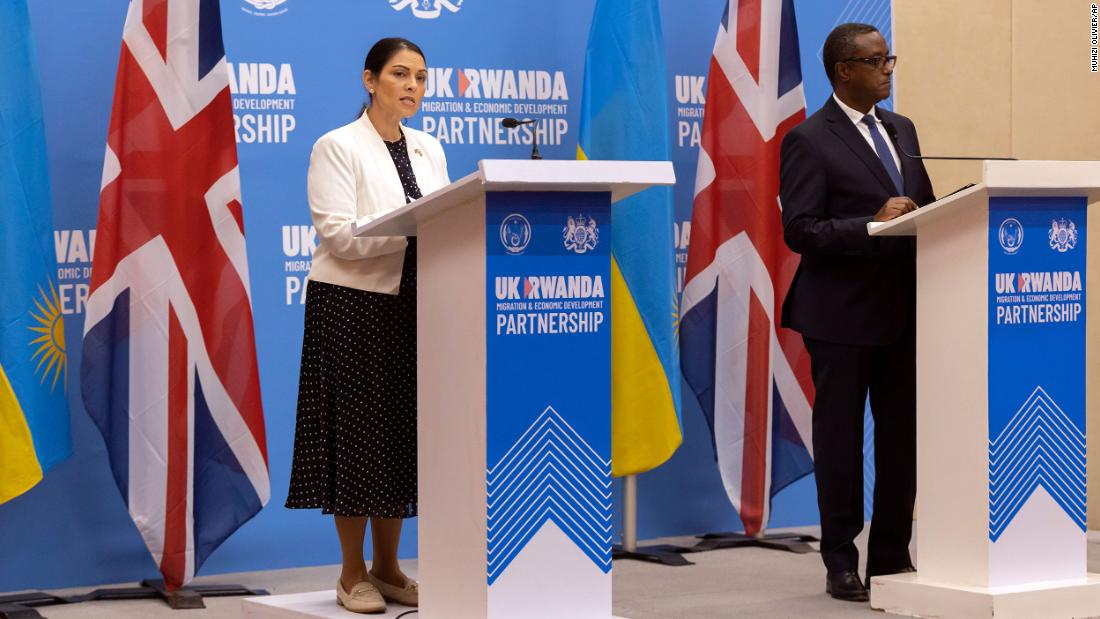 اتفاقية الهجرة بين المملكة المتحدة ورواندا: المملكة المتحدة تعلن عن خطة مثيرة للجدل لإرسال طالبي اللجوء إلى رواندا
