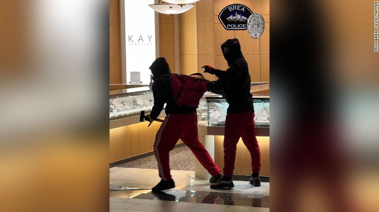 Southern California police seek 2 after ‘smash and grab’ theft at mall jeweler