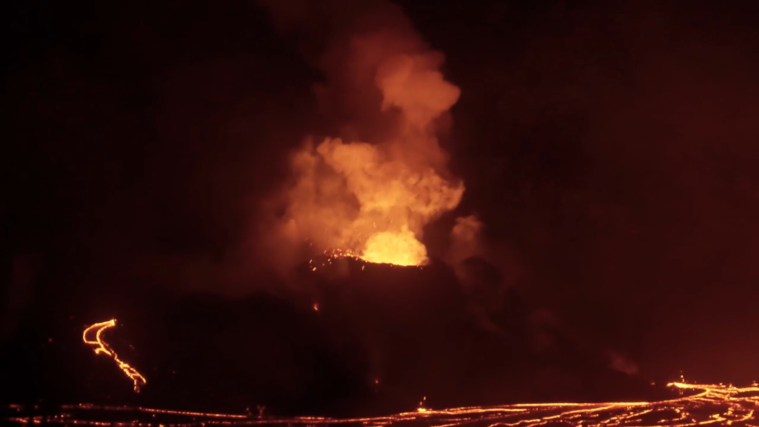 Watch volcano eruptions create stunning lava lakes – CNN Video