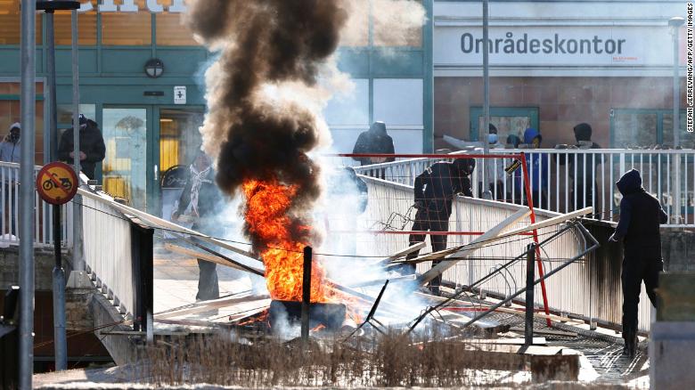Three people injured in riots in Sweden after Quran burnings