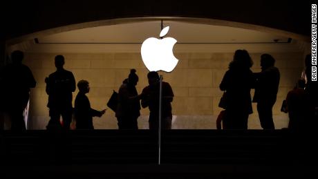 Employees at a New York Apple store are trying to unionize
