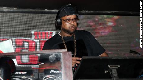 DJ Kay Slay, an integral member of New York&#39;s hip-hop scene, has died from Covid-19 complications. 
