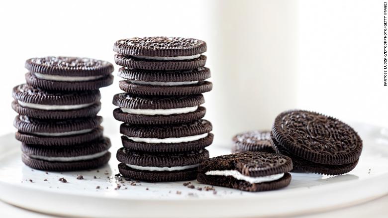 Do you split your Oreo? Researchers at MIT explain how to make the filling stick to one side