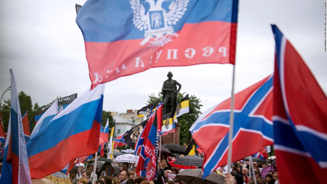 Rusland is Oekraïne binnengevallen en protesten gaan door in Mariupol