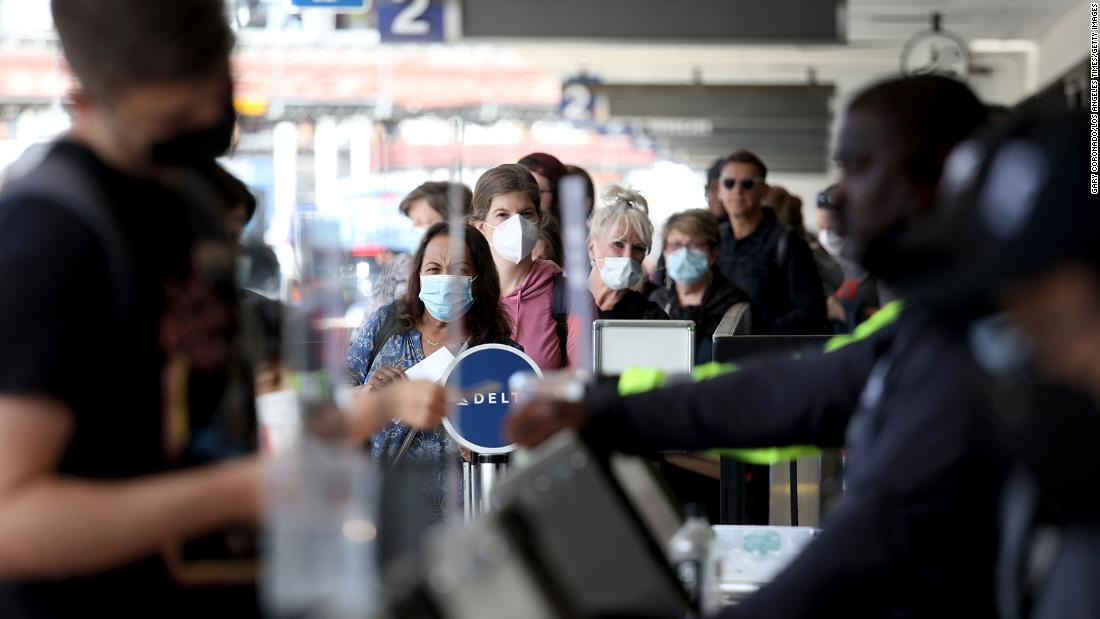How to keep safe while traveling after the mask mandate change