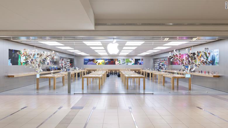 The first Apple Store voted to unionize. One worker has a message for her colleagues.