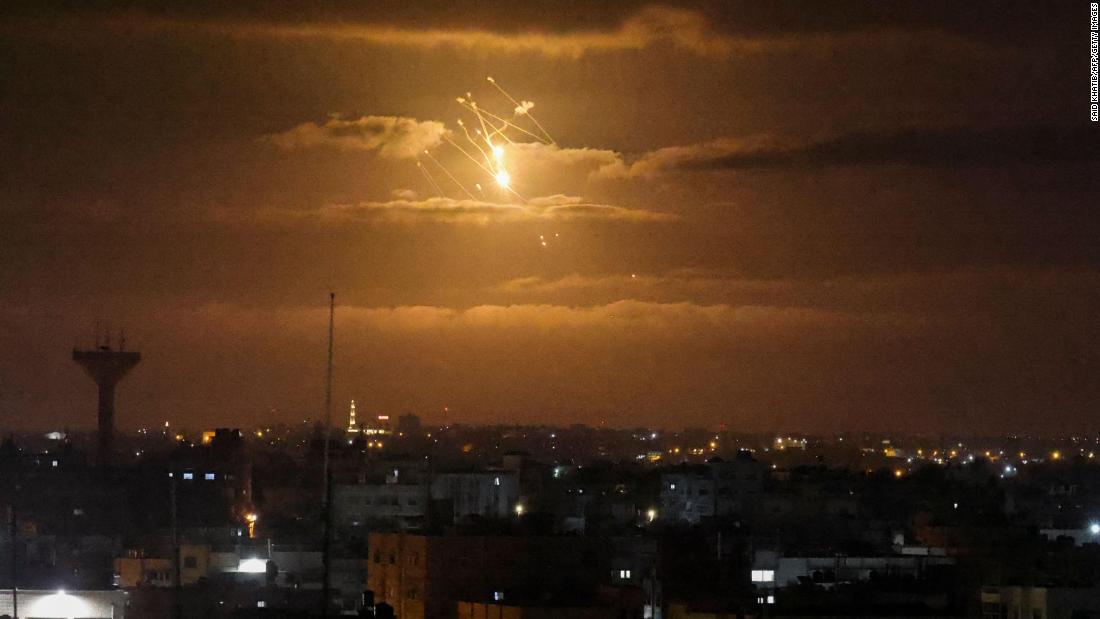 Clashes erupt in Jerusalem, Israel responds to Gaza rockets with airstrikes