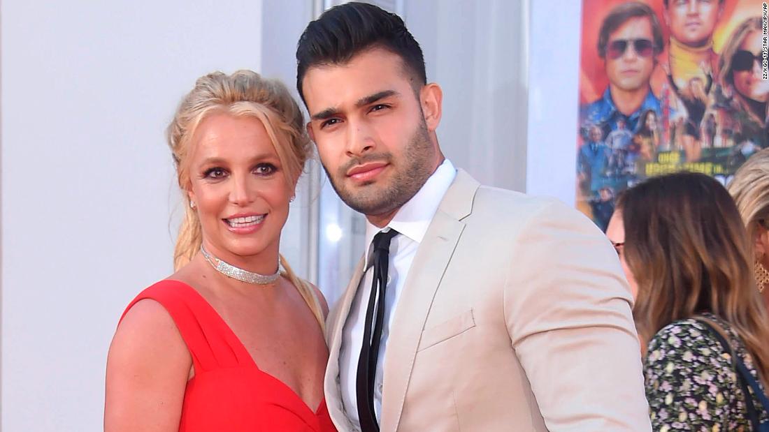 Britney Spears says she has lost her baby early in her pregnancy