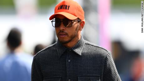 "estoy fuera del campeonato"  dice Lewis Hamilton después de terminar 13º en el Gran Premio de Emilia Romagna