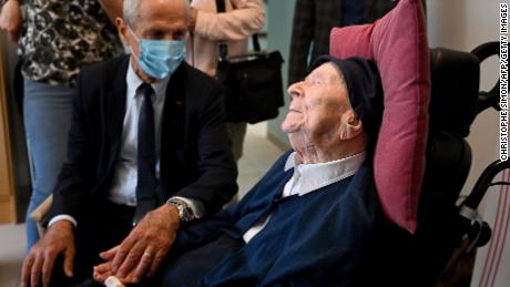 Sister André, the world&#39;s oldest person, is also the world&#39;s oldest Covid-19 survivor.