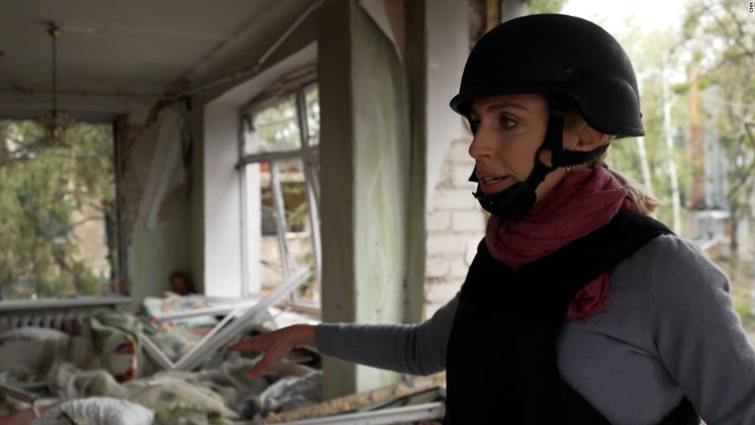 CNN’s Clarissa Ward tours devastation in Kharkiv – CNN Video