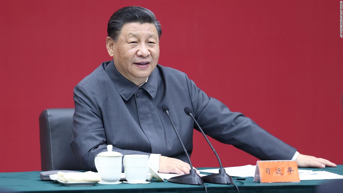 Xi pede que China gaste em infraestrutura à medida que os bloqueios da COVID ocorrem