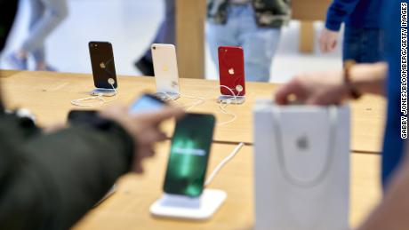 Apple advierte de fuertes vientos en contra en China