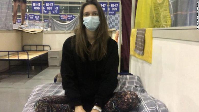 Shanghai resident describes what it's like inside Covid-19 quarantine facility