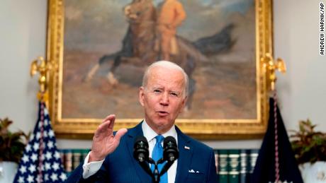 Biden zegt dat hij...  s & # 39;  s & # 39;  onverantwoordelijk & # 39;  voor Russische leiders om & # 39;  inactief & # 39 ;  Opmerkingen over kernwapens 