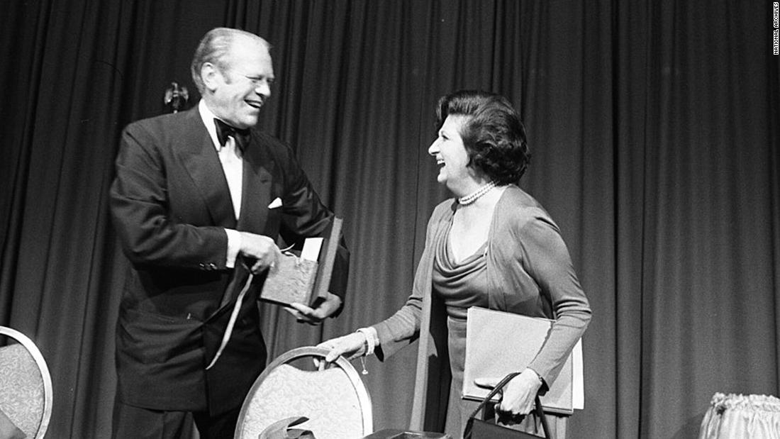 Ford laughs with Helen Thomas, a White House correspondent with United Press International, at the 1975 dinner. Thomas was the first female president of the White House Correspondents&#39; Association.