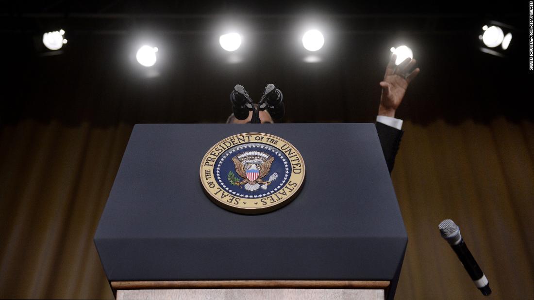 Obama drops the mic after speaking at his last correspondents&#39; dinner in 2016. &quot;Obama out,&quot; he said.