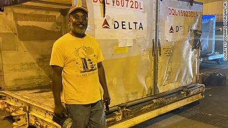 Edward Morgan Jr. got a plea for help from a stranger who said thousands of bees were stranded at Atlanta&#39;s airport.