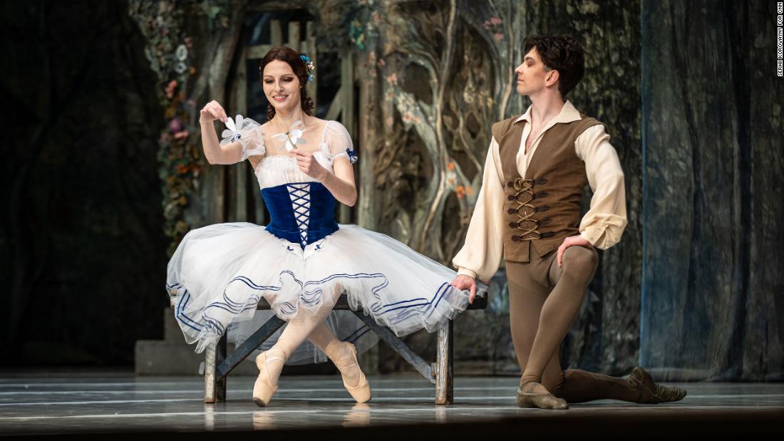 As war rages in Ukraine, ballet dancers return to the stage