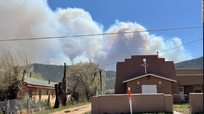 New Mexico’s Calf Canyon fire spreads to more than 100,000 acres