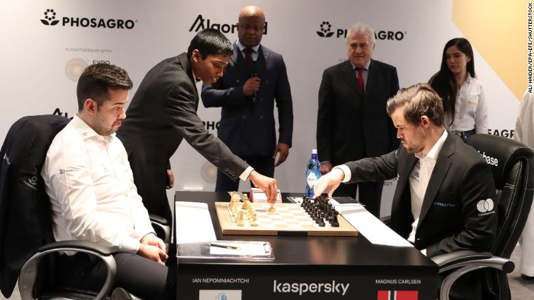 Pragg Ѻҡء㹡觢ѹҧ Ian Nepomniachtchi ()  Magnus Carlsen ()  FIDE World Chess Championship ҹ EXPO 2020 Dubai ѹ 7 ѹҤ 2021