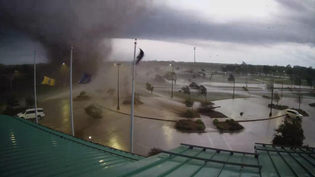 Watch Tornado's extraordinary force caught on camera in Kansas CNN Video