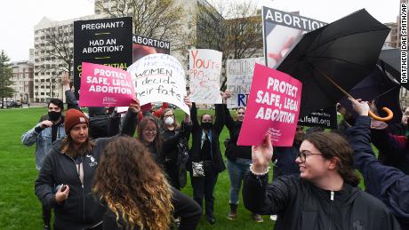 يدق المدافعون عن حقوق الإجهاض ناقوس الخطر بشأن قانون دولة عمره ما يقرب من قرن من الزمان