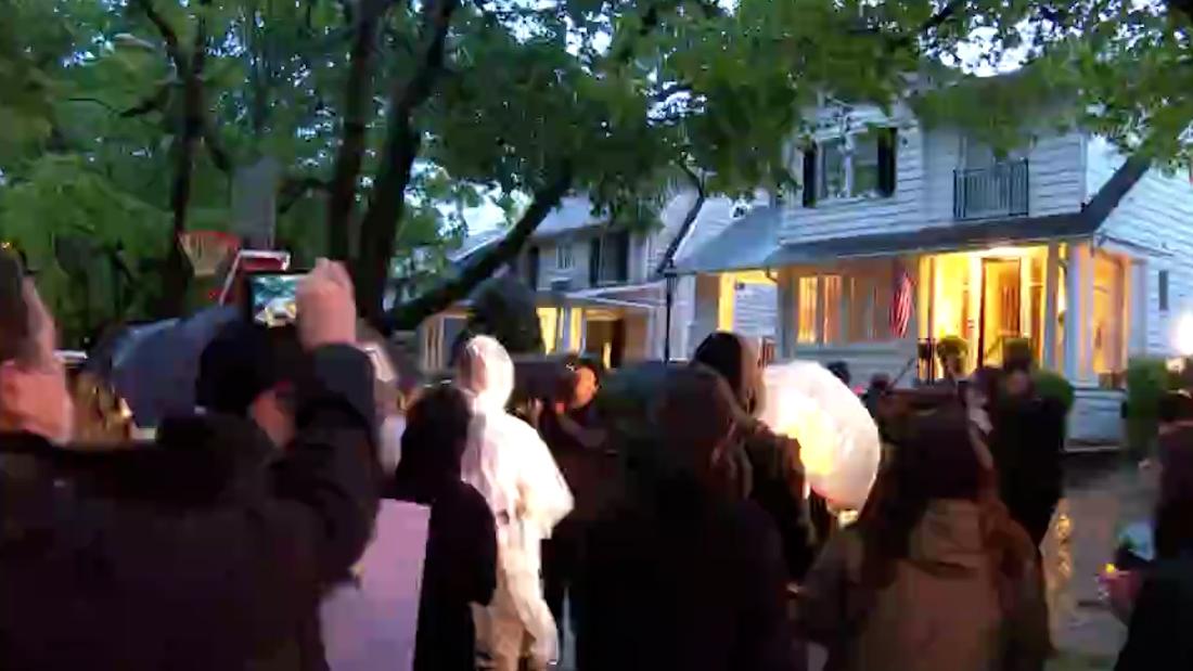 Watch pro-abortion rights protesters march to Brett Kavanaugh’s house – CNN Video