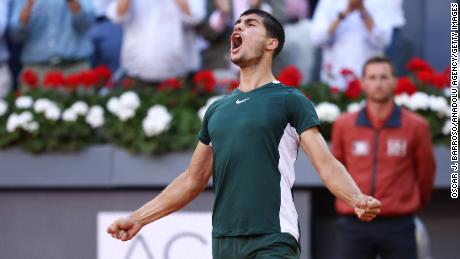 فوز بطولة مدريد المفتوحة & # 39 ؛ أفضل أسبوع في حياتي ، & # 39 ؛  يقول نجم التنس كارلوس الكاراز البالغ من العمر 19 عامًا
