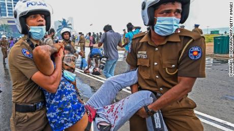 Le Premier ministre sri-lankais démissionne au milieu des protestations contre la crise économique