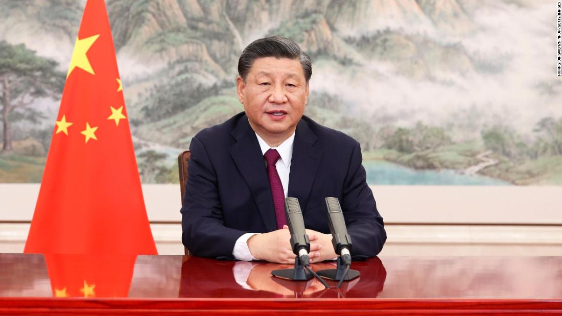 Китай казва, че Си Дзинпин и други лидери са получили вътрешни ваксини срещу Covid-19 на фона на опасения за обществената безопасност