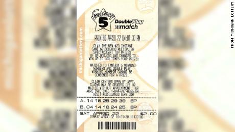 Hombre de Carolina del Sur gana $ 100,000 en lotería después de usar una estrategia que vio en la televisión