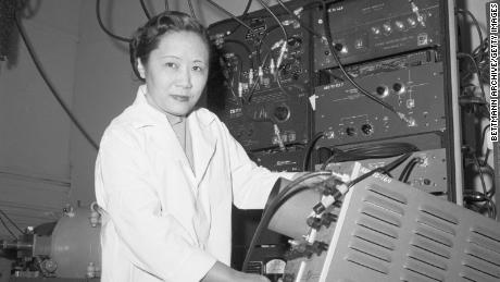 Dr Chien-Shiung Wu inside a laboratory at Columbia University.
