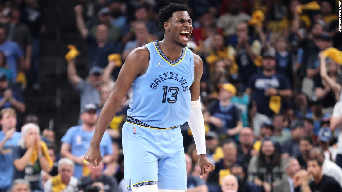 Ja Morant re-injures knee late in Grizzlies' blowout Game 3 loss vs.  Warriors