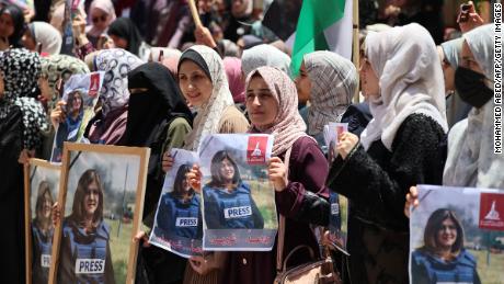 Filistinliler Ebu Agle'nin ölümünü protesto etti.