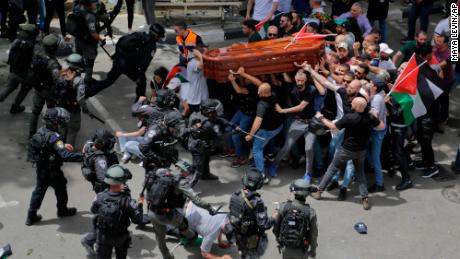 Shireen Abu Akleh, journalist for Al Jazeera, denounces the violent actions of the Israeli police during his funeral