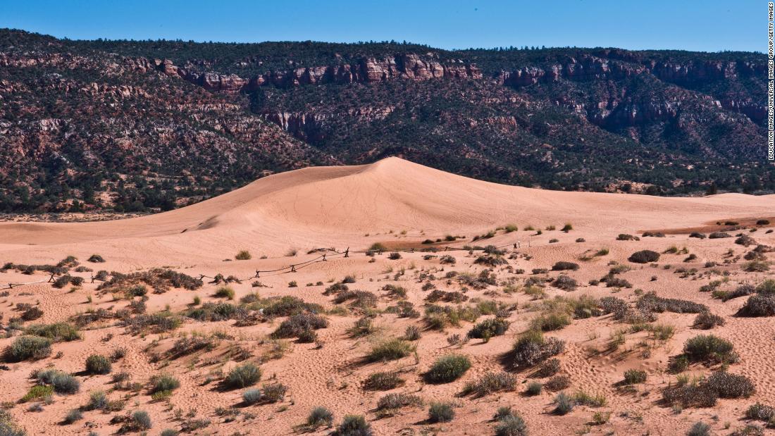 A teenager in Utah died after a tunnel he was digging in a sand dune collapsed – CNN