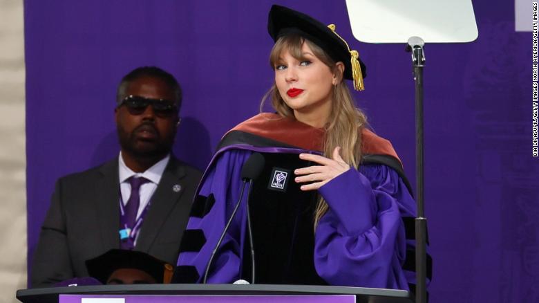 Hear Taylor Swift's message to these 2022 grads