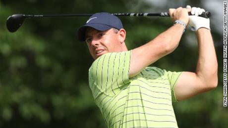 يلعب McIlroy سكتاته من نقطة الإنطلاق السابعة عشر خلال الجولة الأولى من بطولة 2022 PGA.