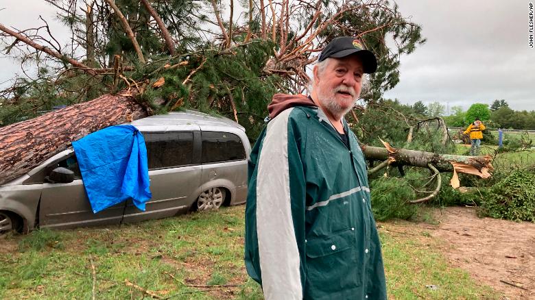 Michigan governor declares state of emergency after powerful tornado rips through town, killing 1 person and injuring more than 40
