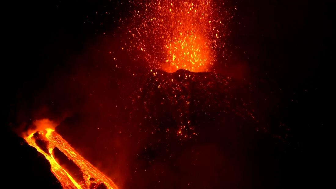 Watch Italy's Mount Etna erupt lava into the night sky