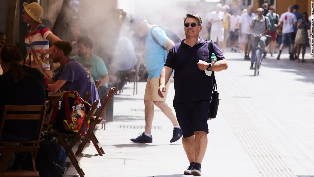 Spain heatwave: Country experiences 40C heat - CNN