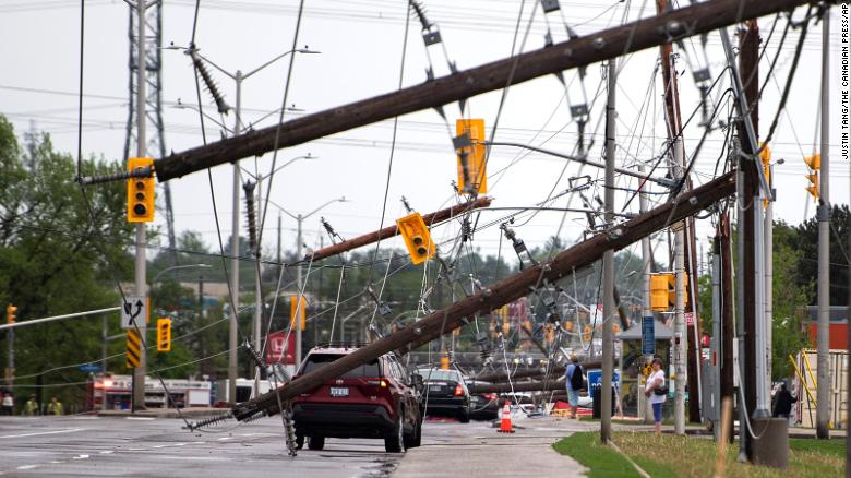 5 dead after severe thunderstorms in Ontario and Quebec; hundreds of thousands without power