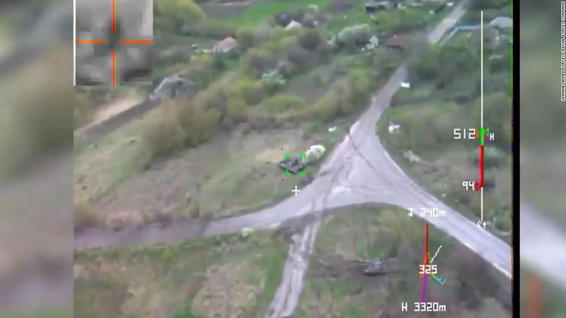 See drone's point of view moments before striking Russian tank